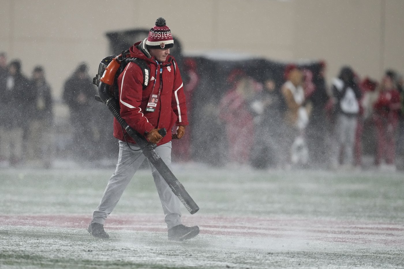 Brr! Winter adds an old-school challenge to the CFP. Visiting teams insist it's 'snow' problem | iNFOnews.ca