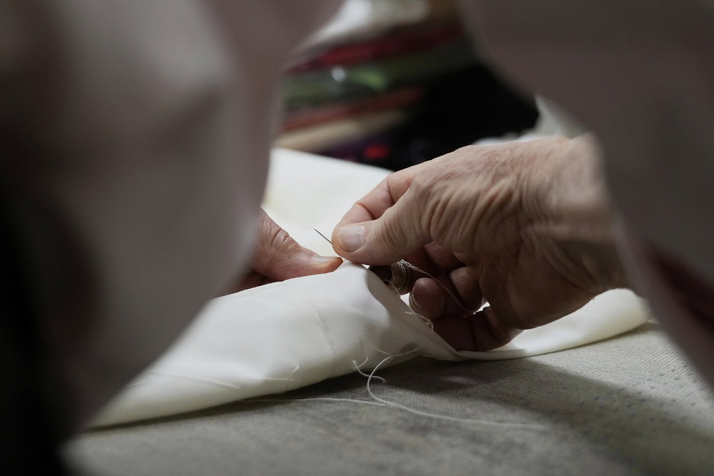 These papal tailors aren't expecting a traditional order for new cassocks to outfit the next pope | iNFOnews.ca
