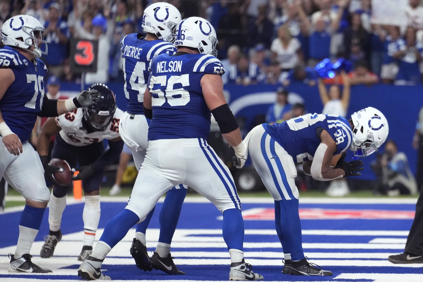 Colts rush for 3 TDs as struggling defense slows Bears offense for a 21-16 victory | iNFOnews.ca Colts rush for 3 TDs as struggling defense slows Bears offense for a 21-16 victory | iNFOnews.ca