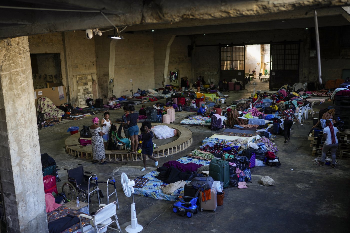 Migrant workers in Lebanon are trying to return home after alleged abuses and then war | iNFOnews.ca Migrant workers in Lebanon are trying to return home after alleged abuses and then war | iNFOnews.ca