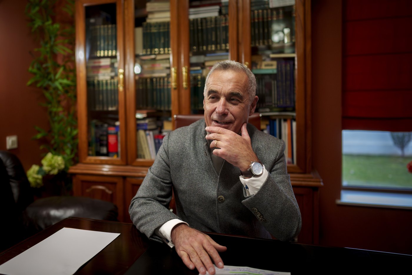 Romania's surprise front-runner says he's not pro-Russia. But Romania alleges he had Moscow's help | iNFOnews.ca Romania's surprise front-runner says he's not pro-Russia. But Romania alleges he had Moscow's help | iNFOnews.ca