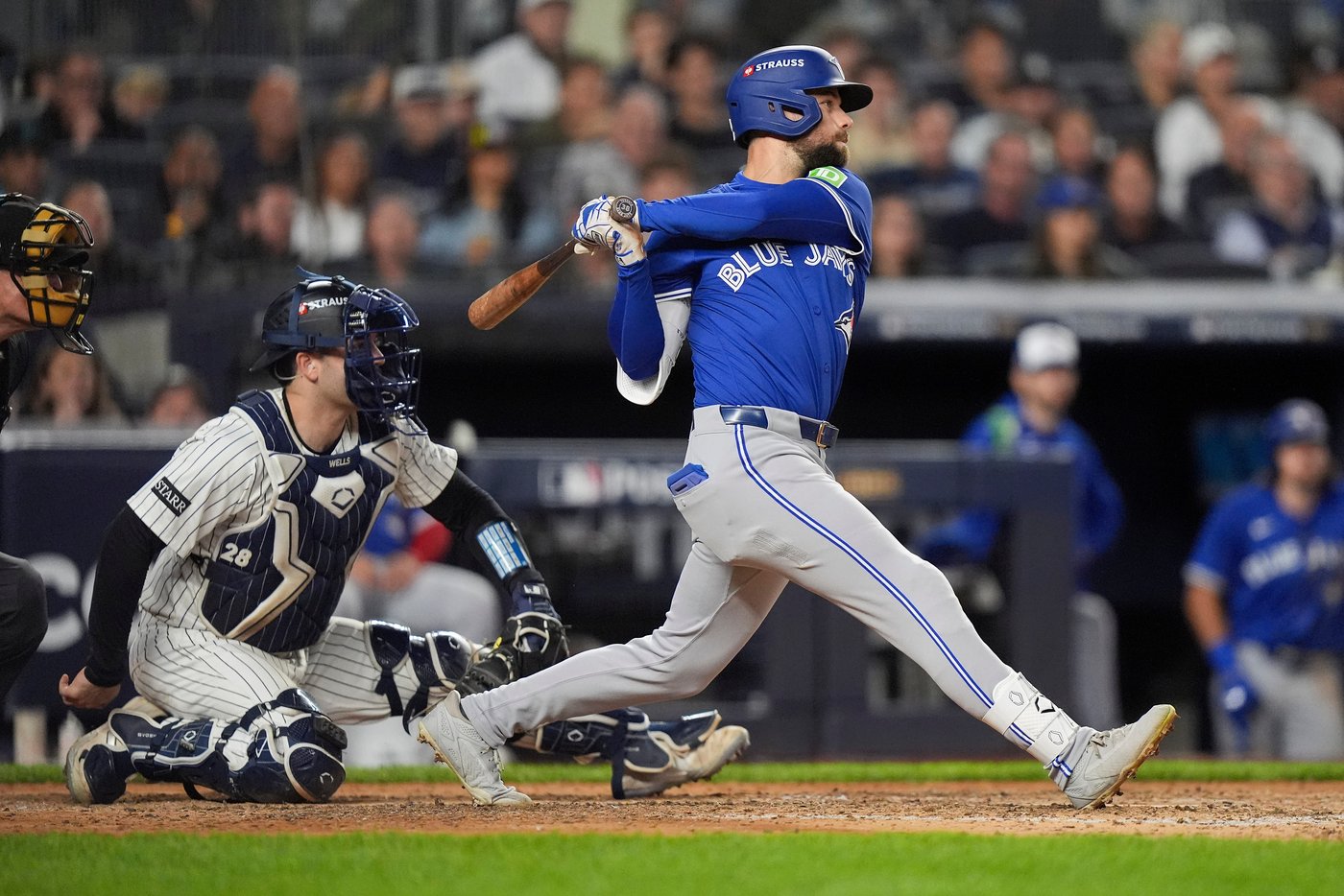 Blue Jays beat the Yankees 5-2 to advance to American League Championship Series | iNFOnews.ca Blue Jays beat the Yankees 5-2 to advance to American League Championship Series | iNFOnews.ca