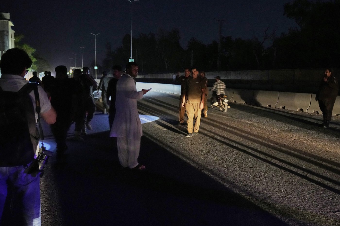 India says it targeted Pakistani military bases after Islamabad fired several high-speed missiles | iNFOnews.ca
