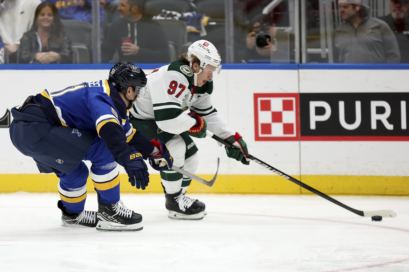 Goalie Gustavsson makes 27 saves, scores an empty-netter, Wild beat Blues 4-1 | iNFOnews.ca Goalie Gustavsson makes 27 saves, scores an empty-netter, Wild beat Blues 4-1 | iNFOnews.ca