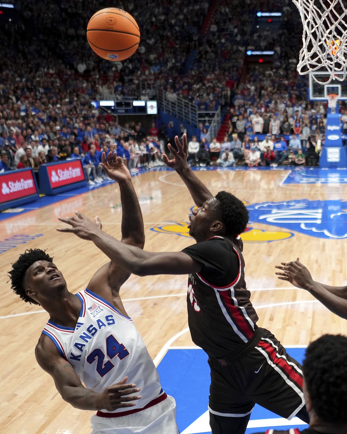 Mayo and Dickinson power No. 8 Kansas to an 87-53 win over Brown | iNFOnews.ca