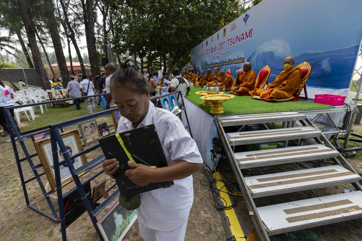 Prayers and tears mark 20 years since the Indian Ocean tsunami that killed some 230,000 people | iNFOnews.ca