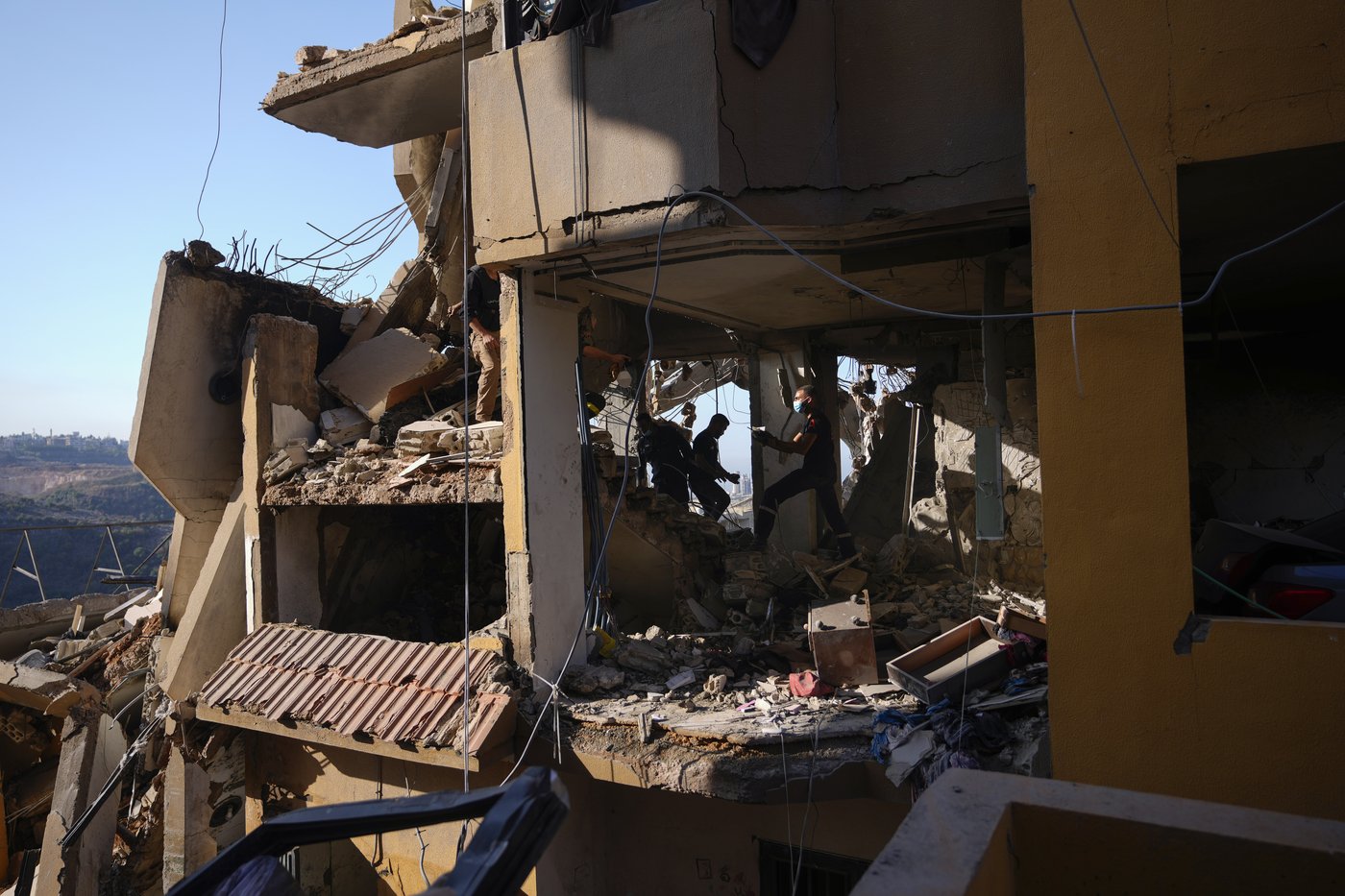 Middle East latest: Rescue workers pull 30 bodies from apartments in Lebanon after Israeli strike | iNFOnews.ca