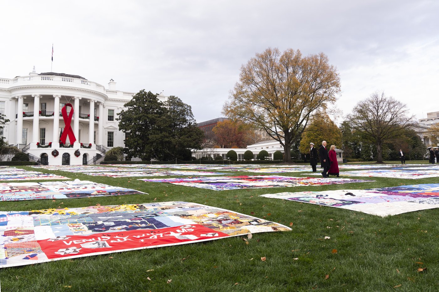 Biden has AIDS Memorial Quilt at White House to observe World AIDS Day | iNFOnews.ca