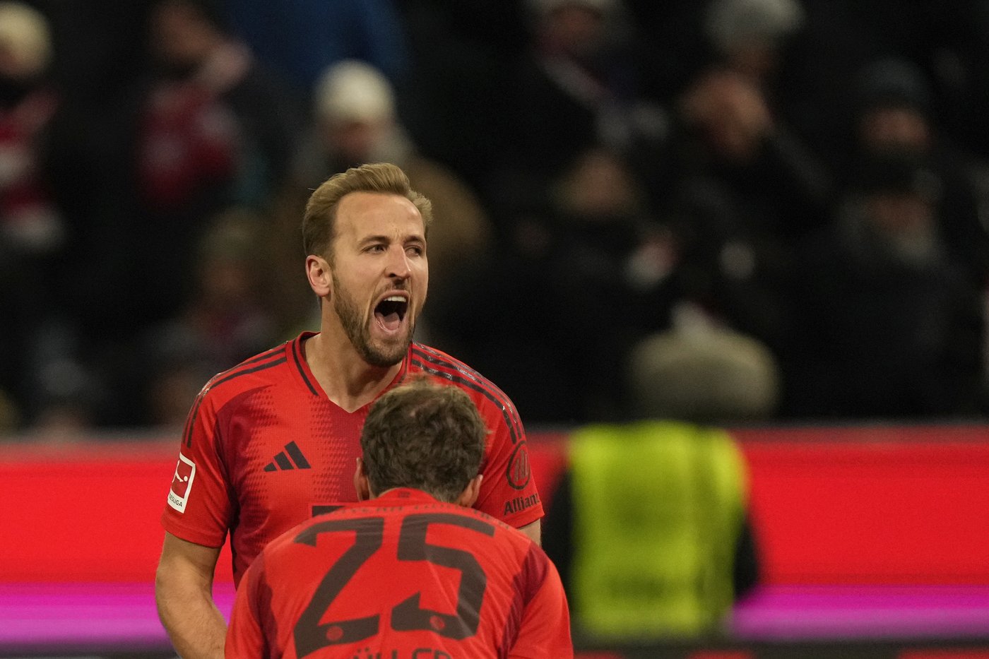 Kane hat trick against Augsburg hides Bayern's concerning lack of goals | iNFOnews.ca