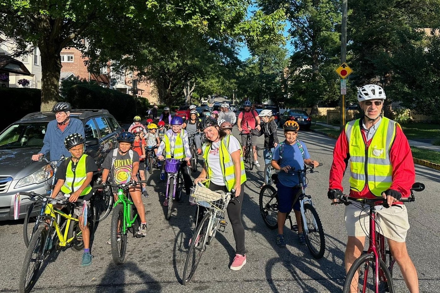 From a few to more than 350, children and parents ride together to school as a 'bike bus' | iNFOnews.ca From a few to more than 350, children and parents ride together to school as a 'bike bus' | iNFOnews.ca