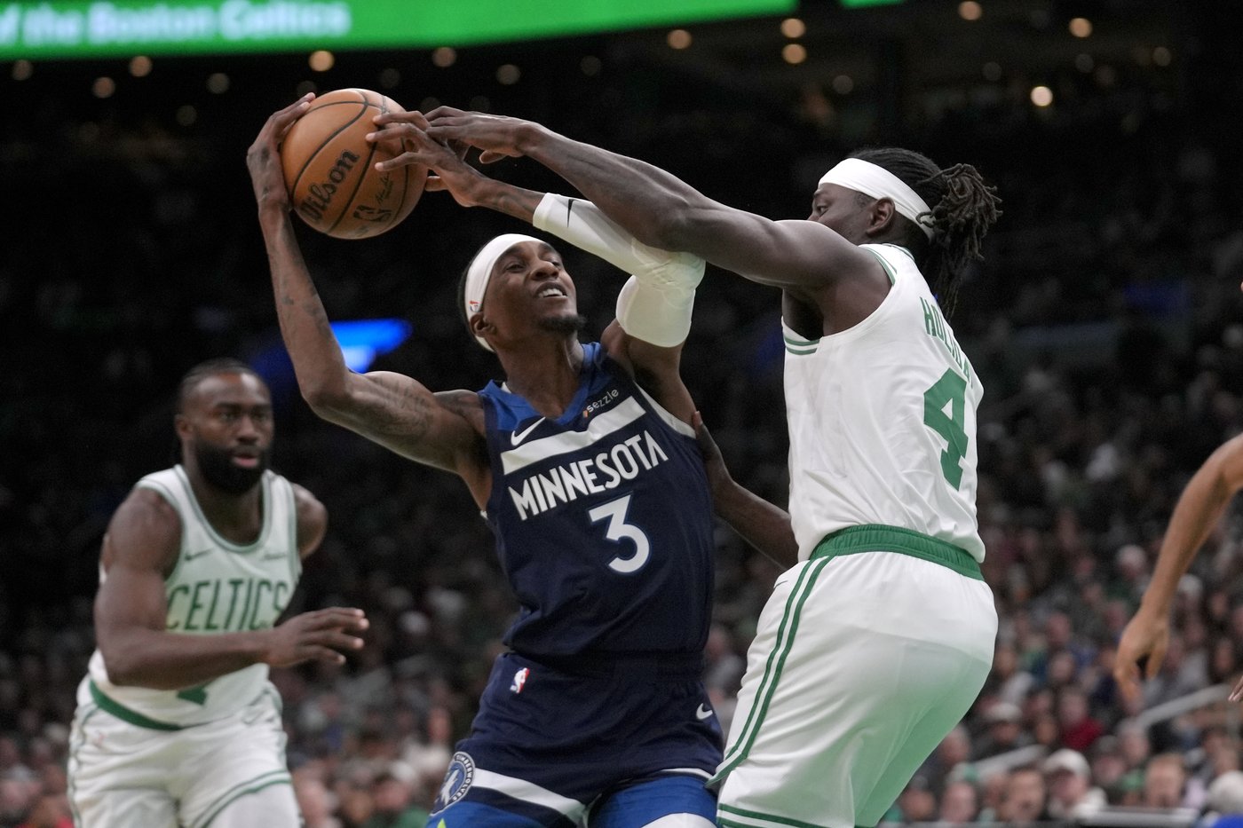Jaylen Brown scores 29 points before Celtics beat Timberwolves 107-105 with late defensive stand | iNFOnews.ca