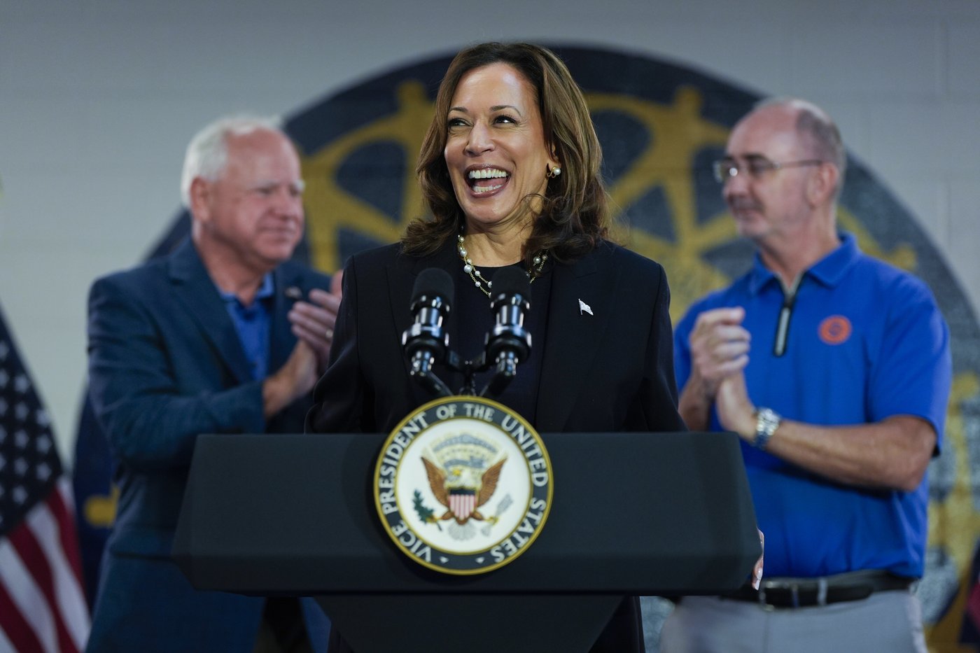 In the campaign's final weeks, Harris is keeping a focus on 'blue wall' states | iNFOnews.ca