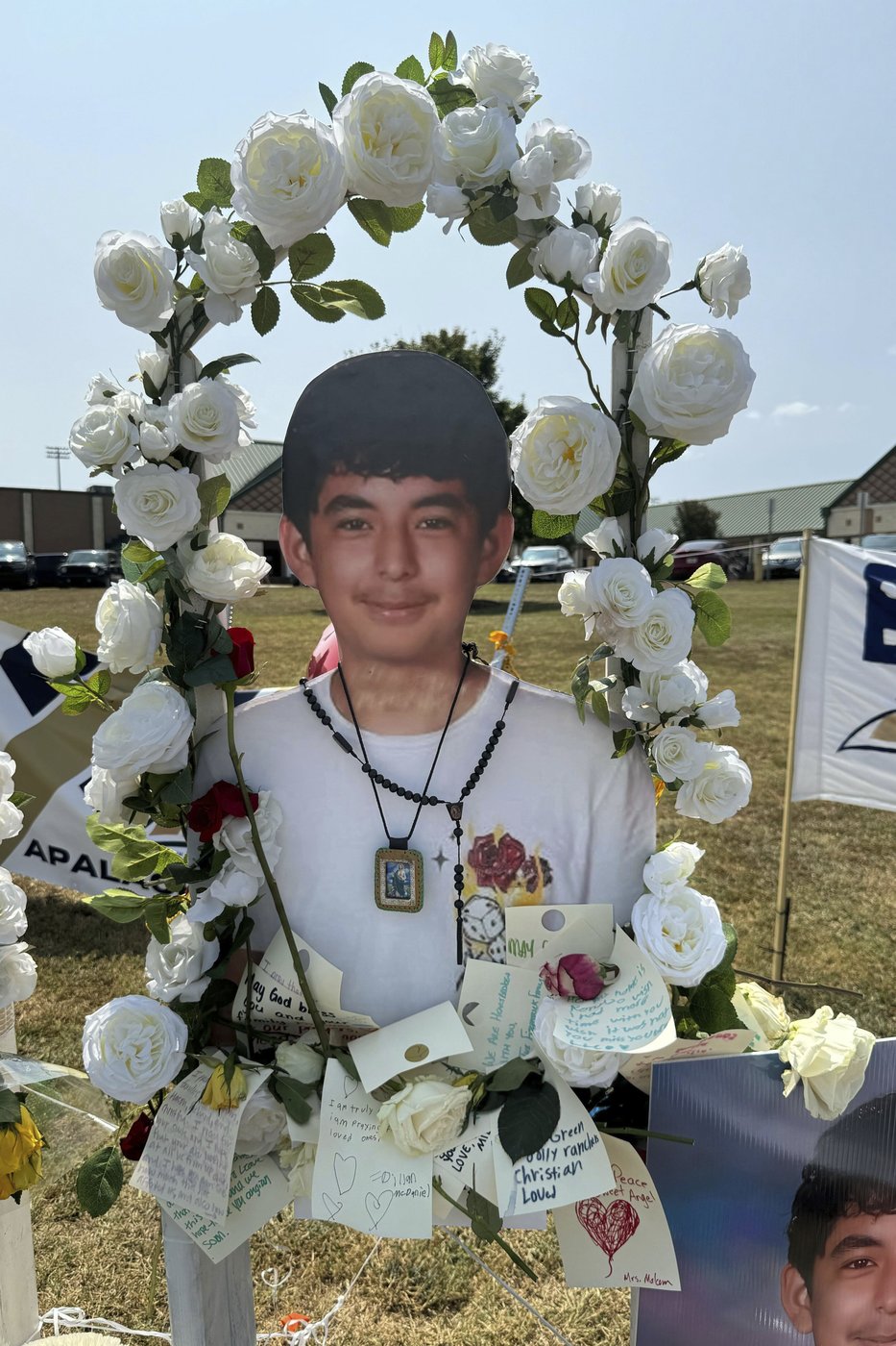 A funeral mass is held for a teen boy killed in a Georgia high school shooting | iNFOnews.ca