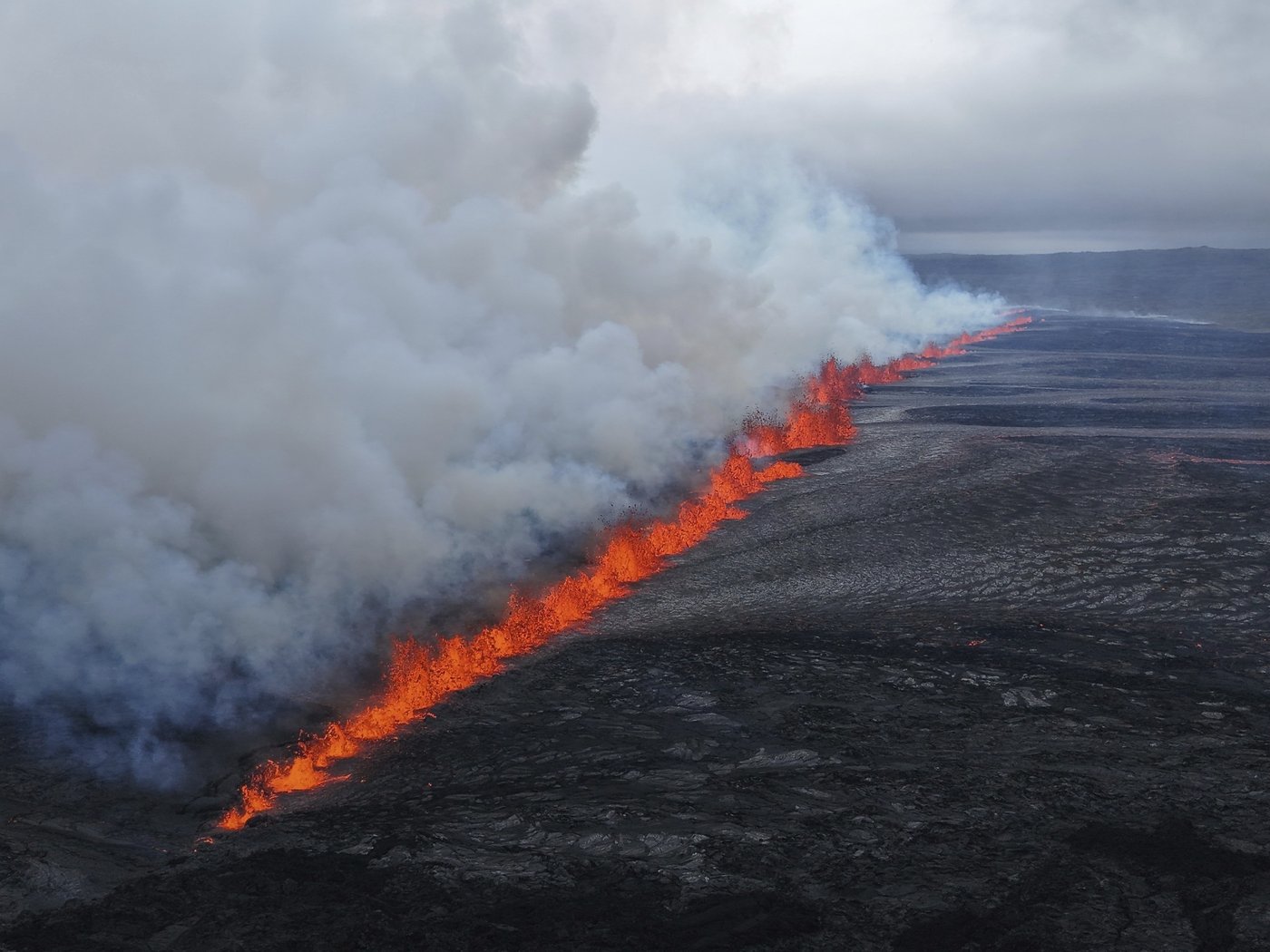 Iceland volcano eruption forces evacuation of town and iconic geothermal spa | iNFOnews.ca Iceland volcano eruption forces evacuation of town and iconic geothermal spa | iNFOnews.ca