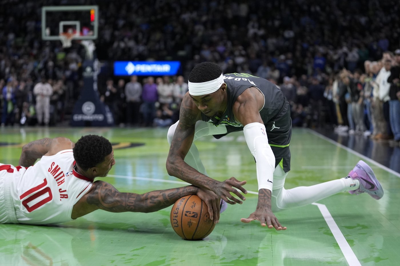 Sengun records triple-double and Rockets beat Wolves 117-111 in OT to clinch NBA Cup group | iNFOnews.ca