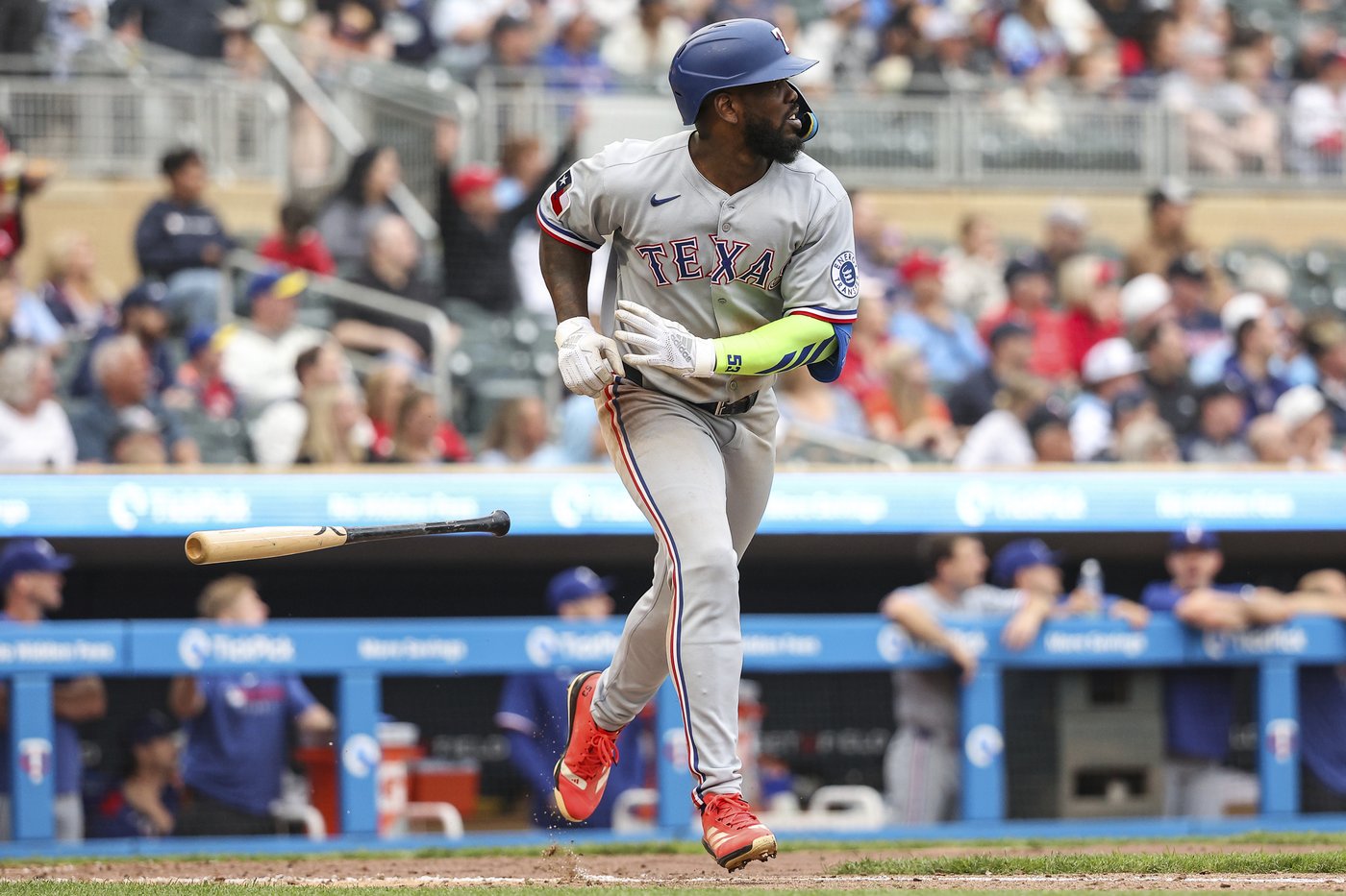 Rangers hit season-high 6 home runs in a 16-3 romp over the Twins | iNFOnews.ca