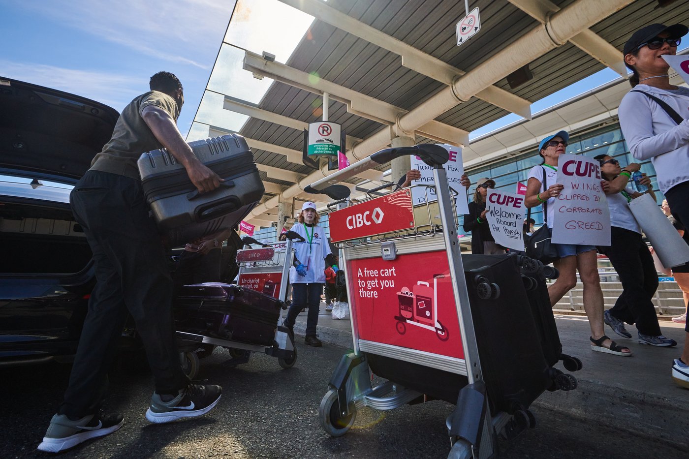 Air Canada flight attendants massively reject wage offer, union says | iNFOnews.ca Air Canada flight attendants massively reject wage offer, union says | iNFOnews.ca