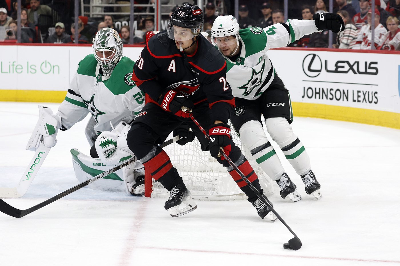 Hurricanes rally with 5-goal third period, beating the Stars 6-4 | iNFOnews.ca Hurricanes rally with 5-goal third period, beating the Stars 6-4 | iNFOnews.ca