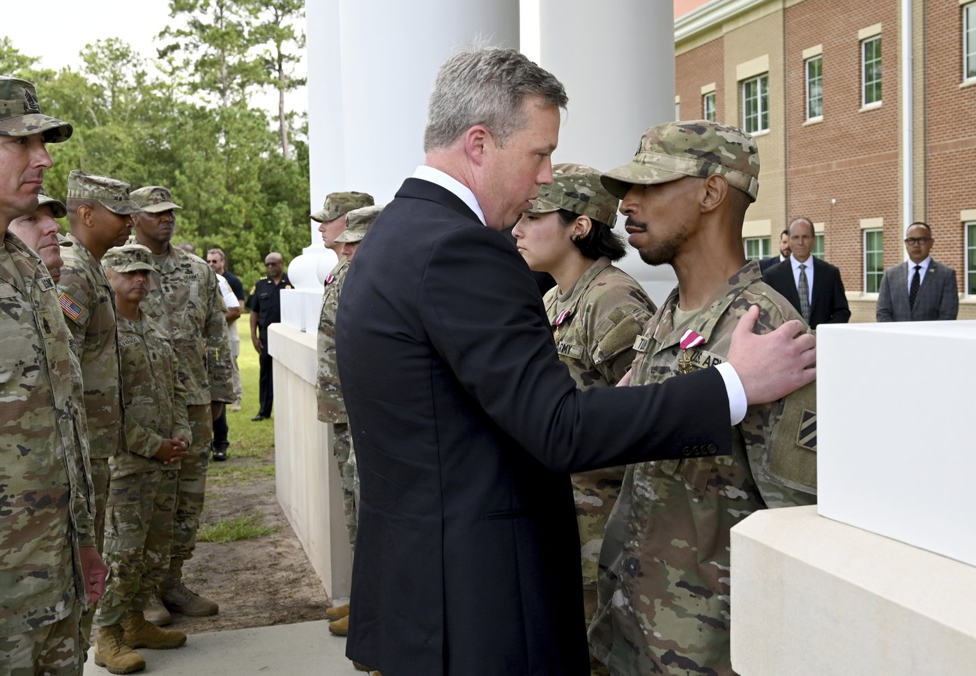 Soldiers hailed as heroes for tackling armed assailant at Georgia Army base | iNFOnews.ca