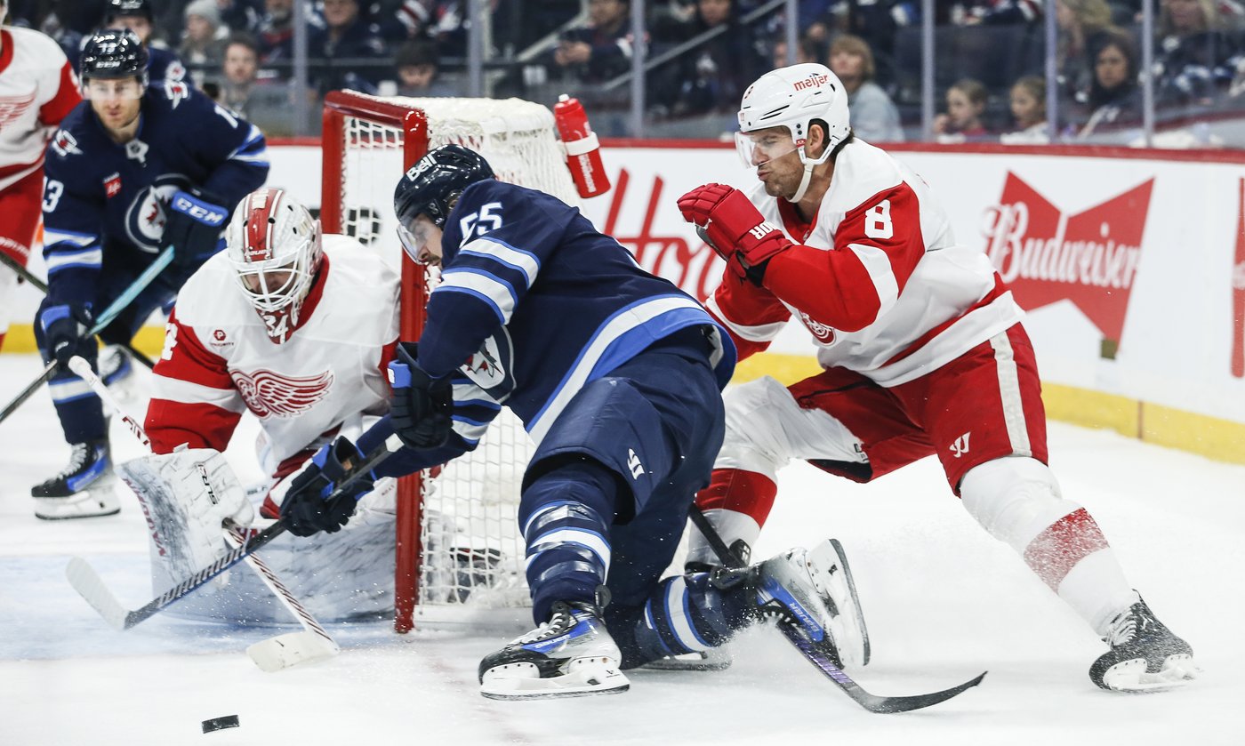 Red Wings soar past Jets 4-2 for fourth straight win | iNFOnews.ca Red Wings soar past Jets 4-2 for fourth straight win | iNFOnews.ca