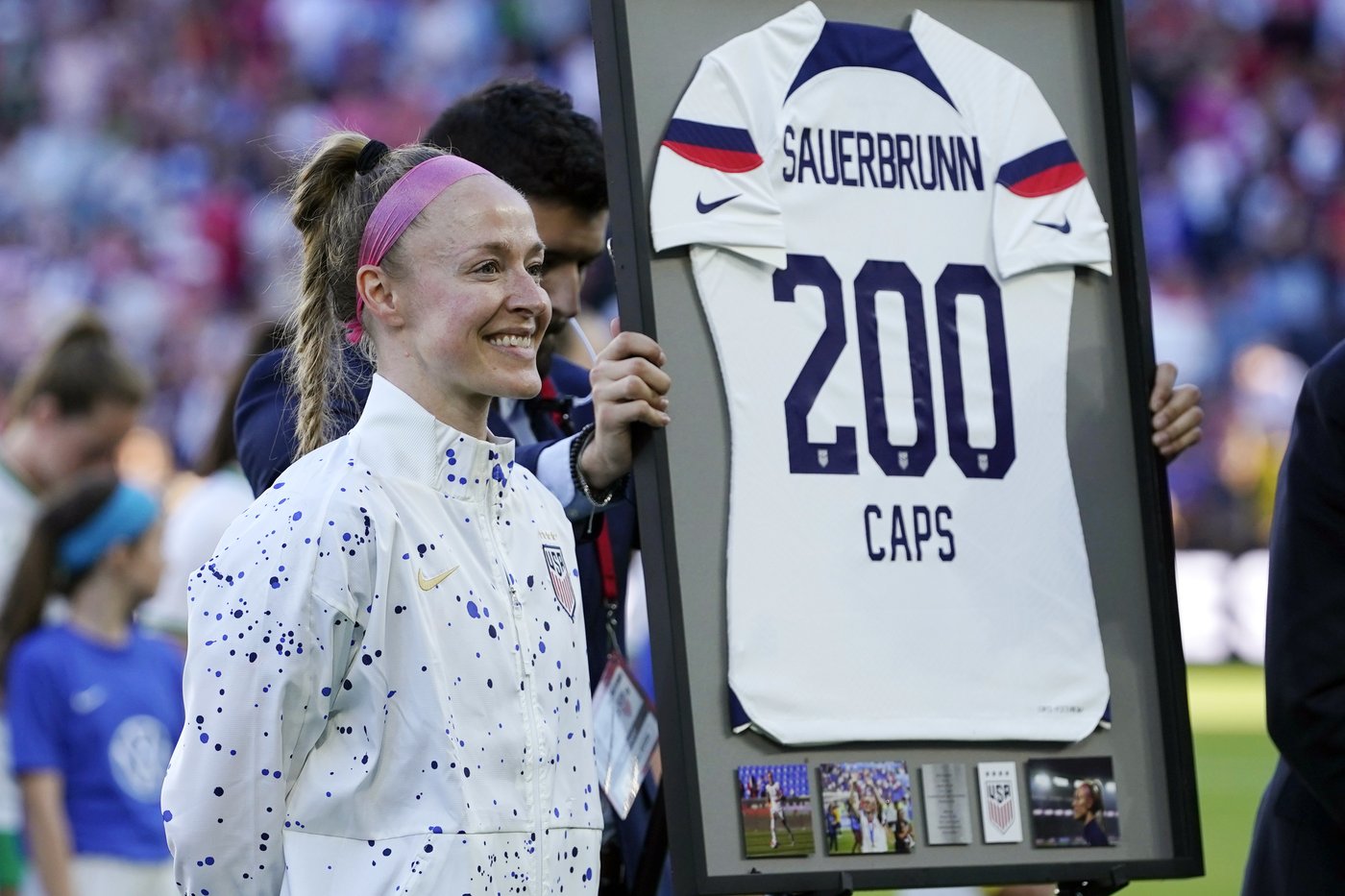 US defender Becky Sauerbrunn retires from professional soccer after a 16-year international career | iNFOnews.ca US defender Becky Sauerbrunn retires from professional soccer after a 16-year international career | iNFOnews.ca