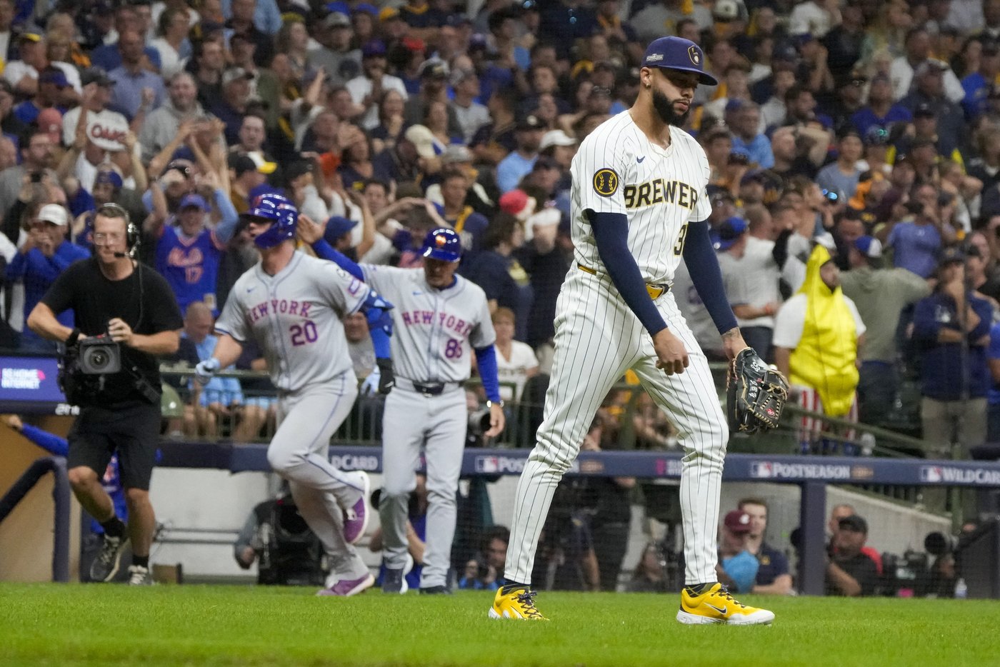 Mets advance in playoffs with 4-2 win over Brewers as Alonso homers to spark 9th-inning rally | iNFOnews.ca Mets advance in playoffs with 4-2 win over Brewers as Alonso homers to spark 9th-inning rally | iNFOnews.ca