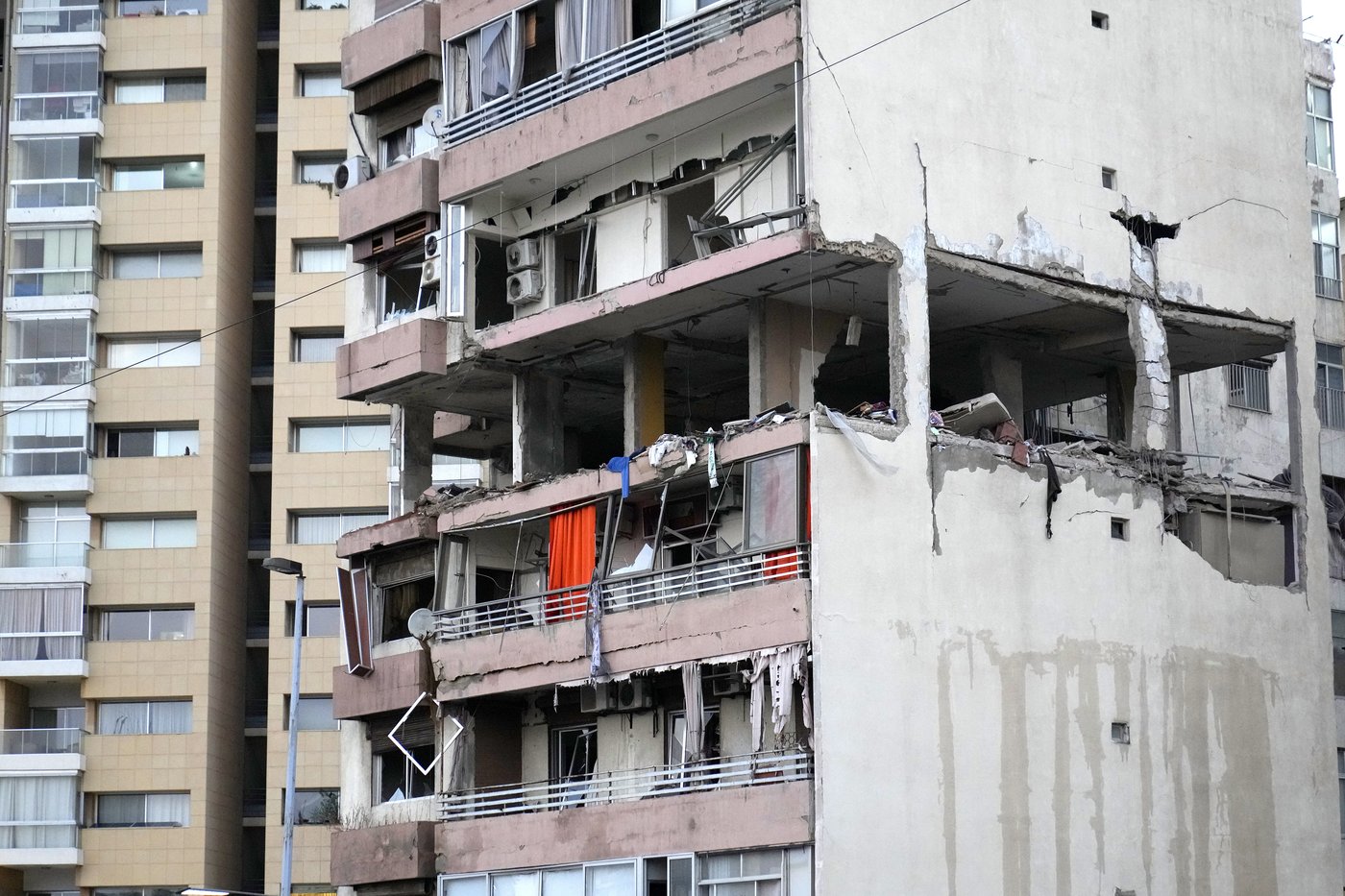 Israel-Hamas war latest: Israeli airstrike levels apartment building in central Beirut | iNFOnews.ca