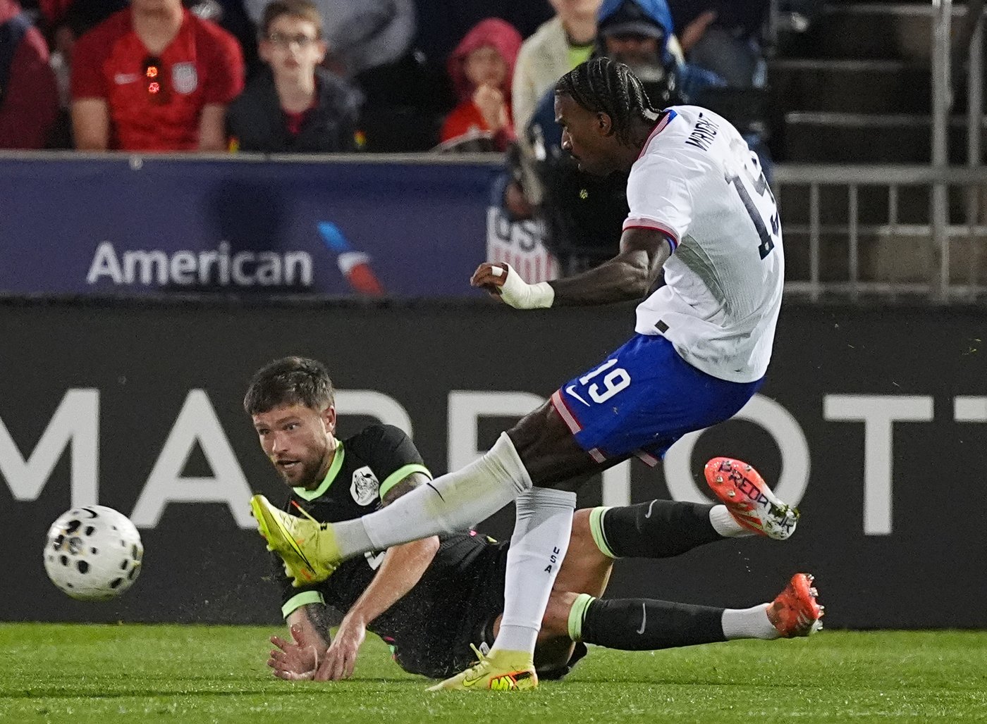 Wright scores twice as US rallies to beat Australia 2-1 in friendly as Pulisic leaves with injury | iNFOnews.ca Wright scores twice as US rallies to beat Australia 2-1 in friendly as Pulisic leaves with injury | iNFOnews.ca