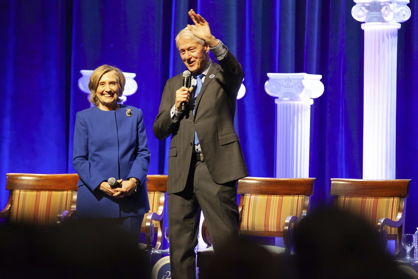 Clintons urge voters agitated by today's politics to remain involved in public service | iNFOnews.ca