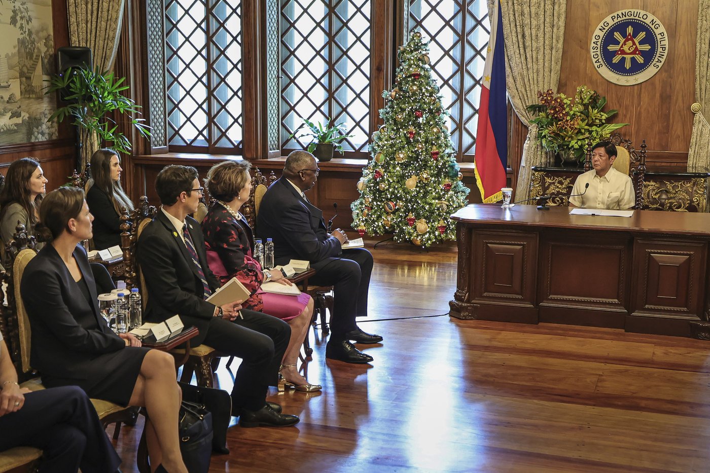 US and Philippines sign a pact to secure shared military intelligence and weapons technology | iNFOnews.ca