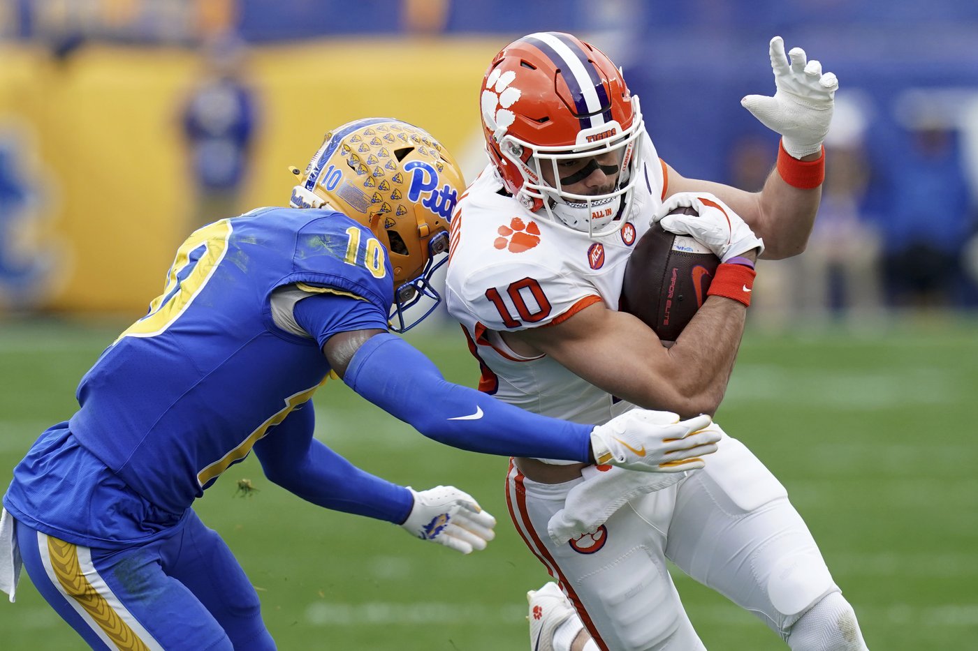 Klubnik's late touchdown run helps No. 17 Clemson escape with a 24-20 win over Pitt | iNFOnews.ca Klubnik's late touchdown run helps No. 17 Clemson escape with a 24-20 win over Pitt | iNFOnews.ca