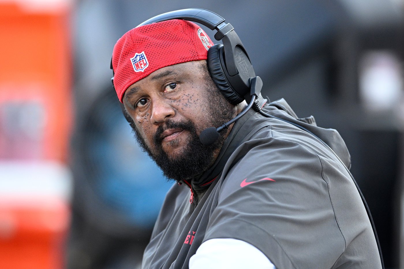 Buccaneers running backs coach Skip Peete is doing fine after medical episode at practice | iNFOnews.ca
