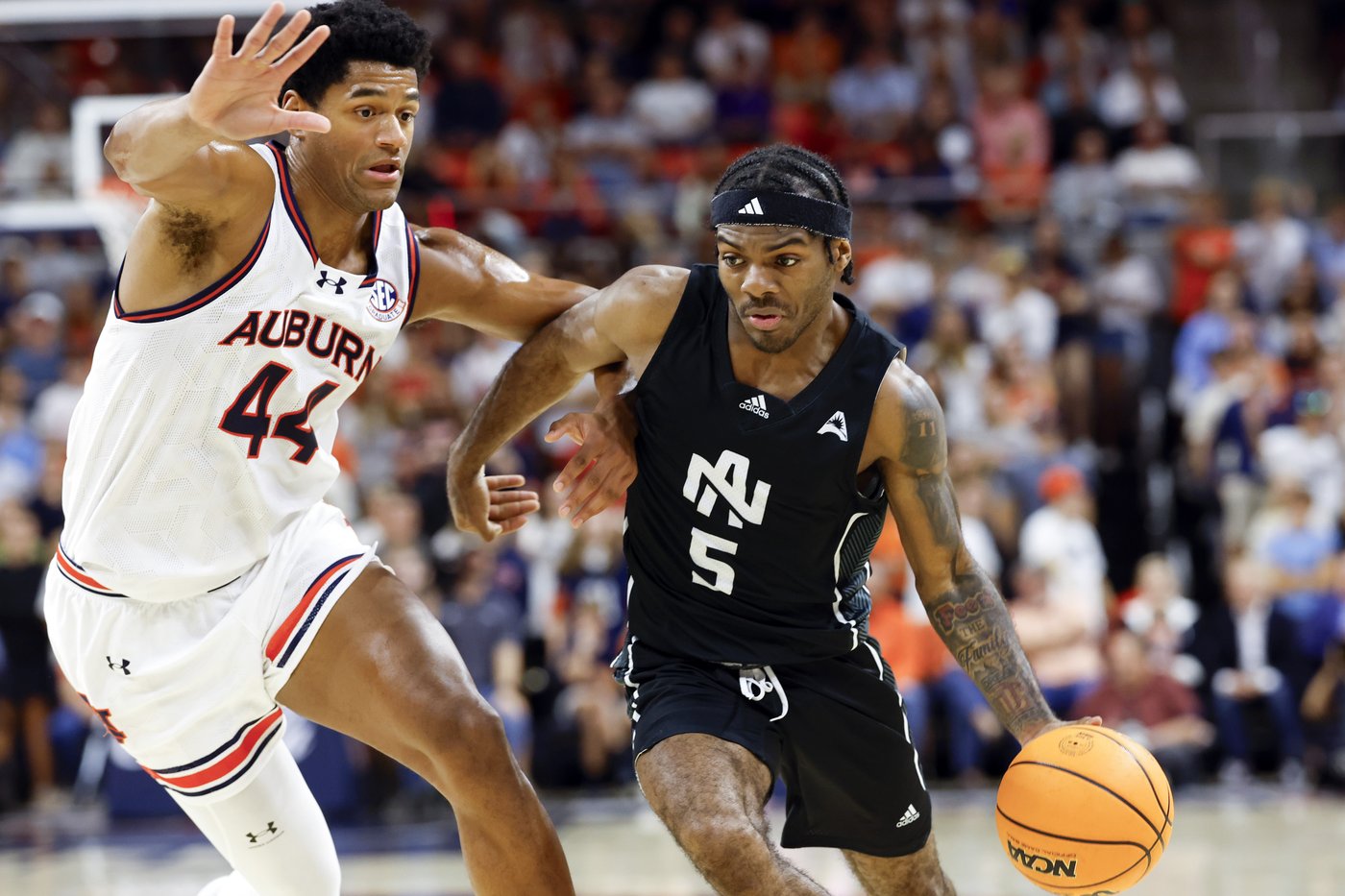 Broome has 30 points and 17 rebounds to lead No. 4 Auburn past North Alabama 102-69 | iNFOnews.ca Broome has 30 points and 17 rebounds to lead No. 4 Auburn past North Alabama 102-69 | iNFOnews.ca
