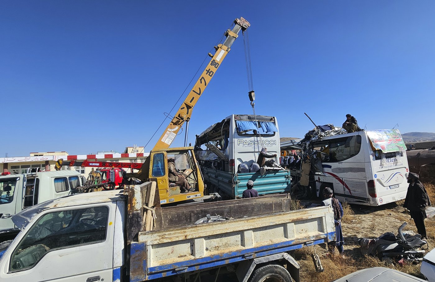 Two highway crashes in southeastern Afghanistan kill 50 people and injure 76 | iNFOnews.ca