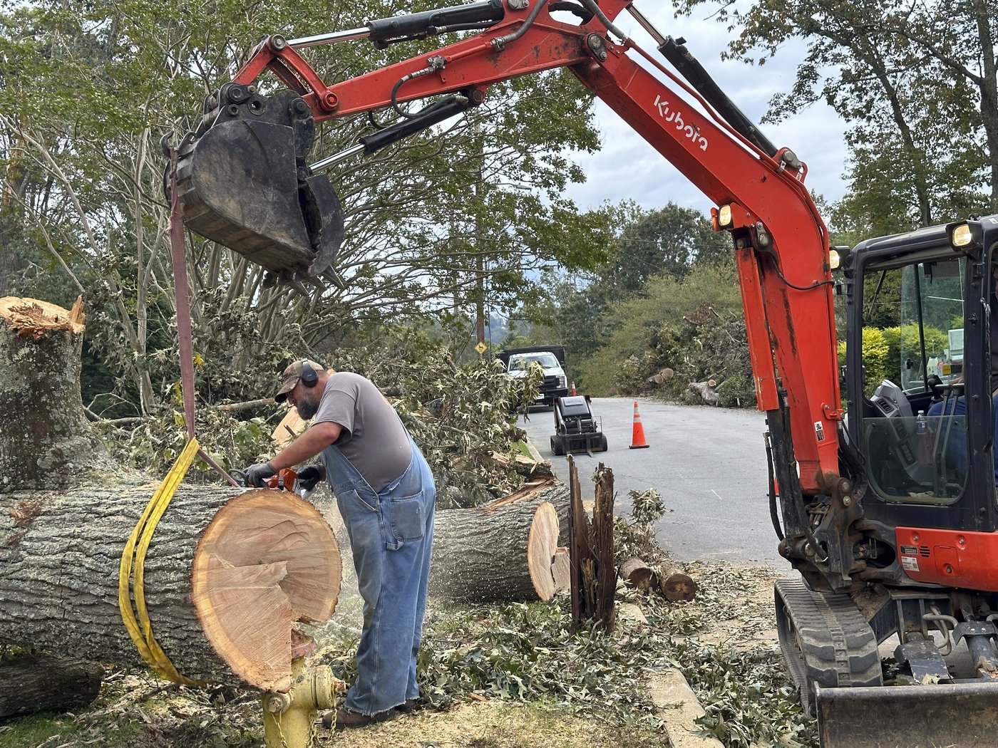 When will the power return? Weary Carolinas residents long for relief after Helene's fury | iNFOnews.ca