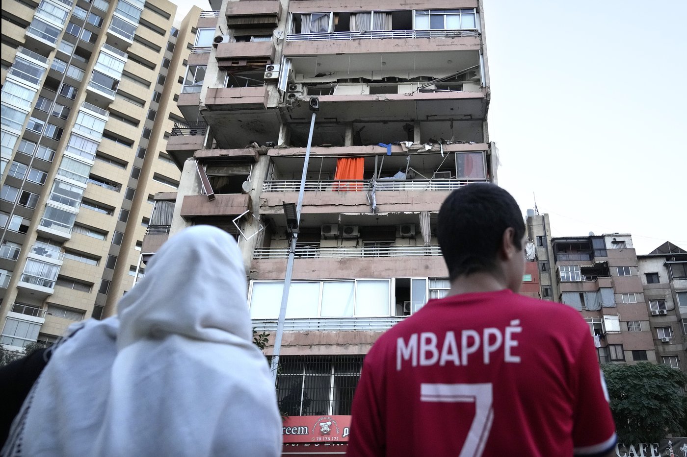 Israel-Hamas war latest: Israeli airstrike levels apartment building in central Beirut | iNFOnews.ca
