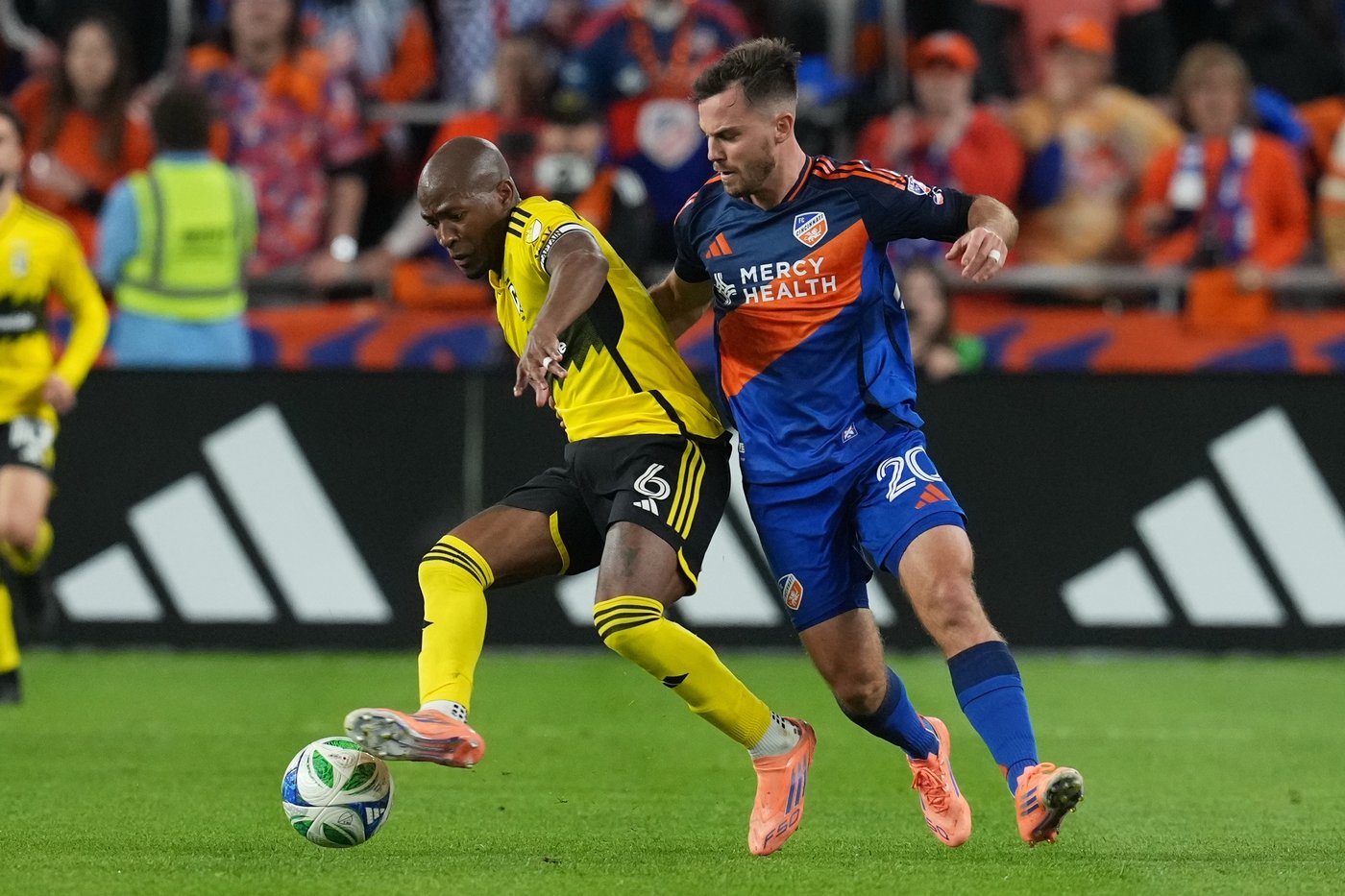 Brenner scores 2 goals, Cincinnati beats Crew 2-1 to advance to East semifinals | iNFOnews.ca