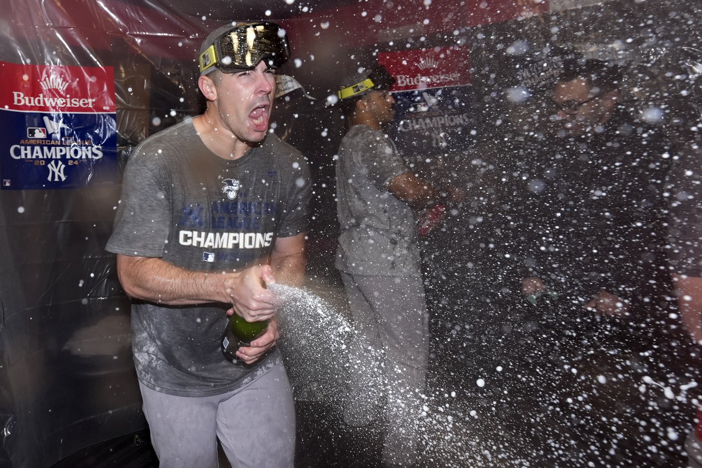 Aaron Boone says Yankees clubhouse togetherness at a high going into World Series | iNFOnews.ca