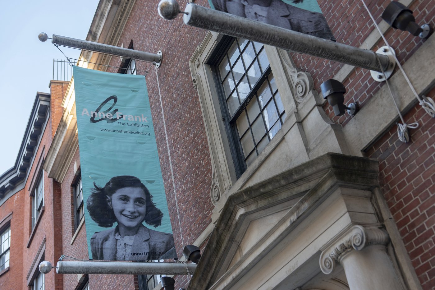 Full-scale replica of Anne Frank's hidden annex opens in NYC | iNFOnews.ca Full-scale replica of Anne Frank's hidden annex opens in NYC | iNFOnews.ca