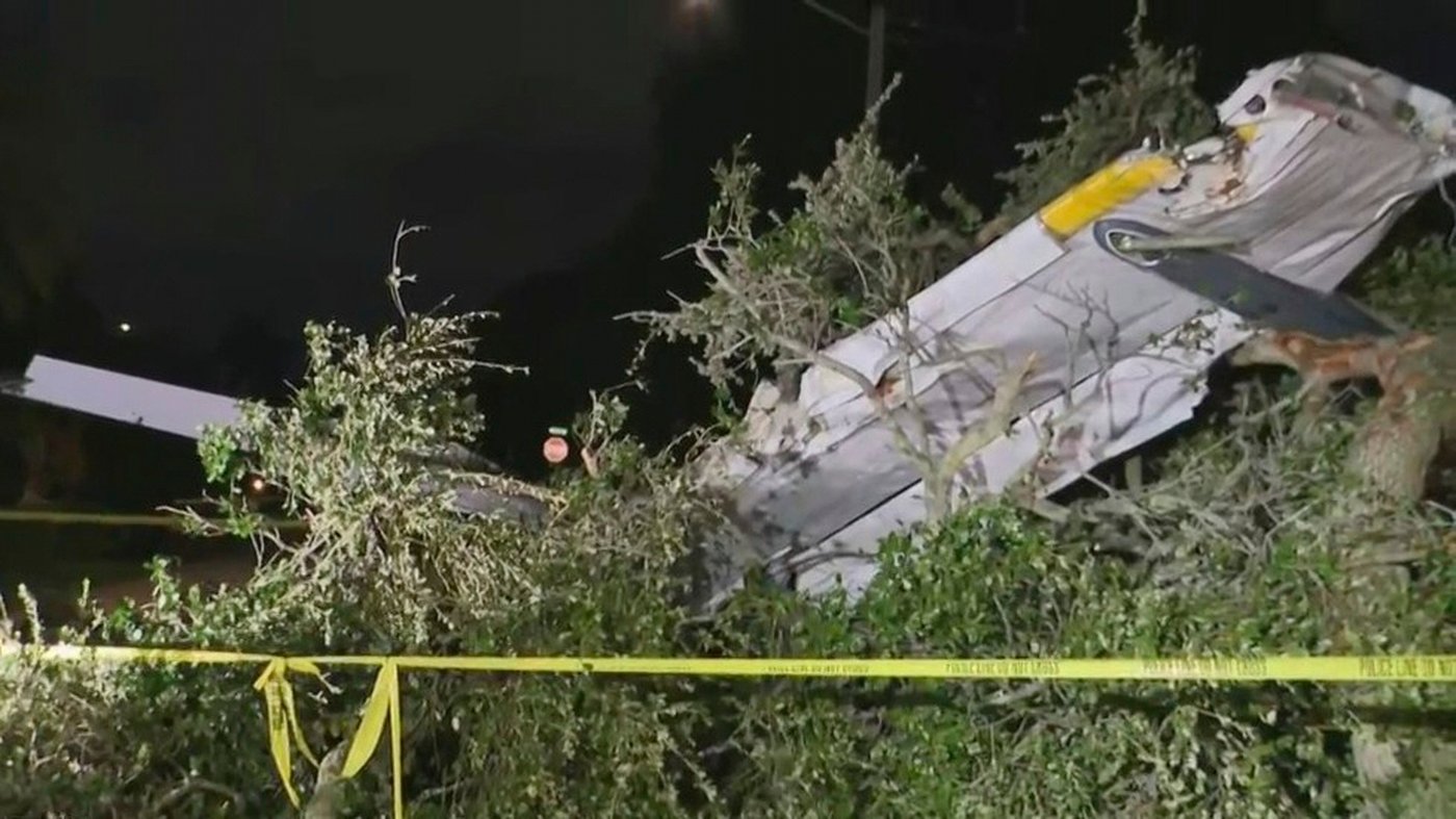 People in Florida neighborhood stop dinner, grab tools to rescue 4 people in plane crash | iNFOnews.ca People in Florida neighborhood stop dinner, grab tools to rescue 4 people in plane crash | iNFOnews.ca