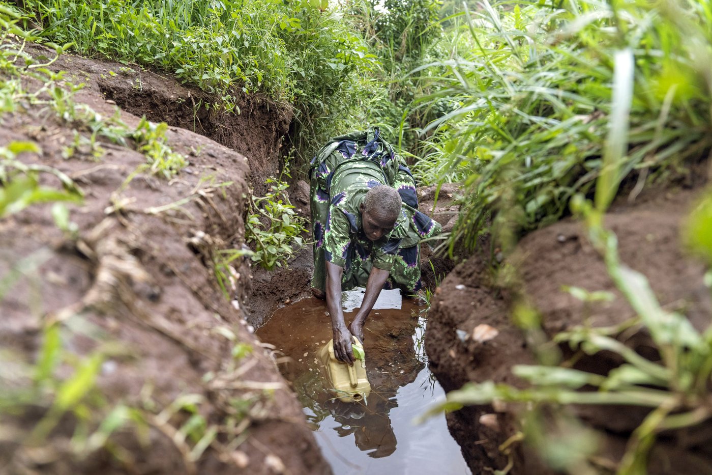 Even in final years, African women endure long walks for water | iNFOnews.ca