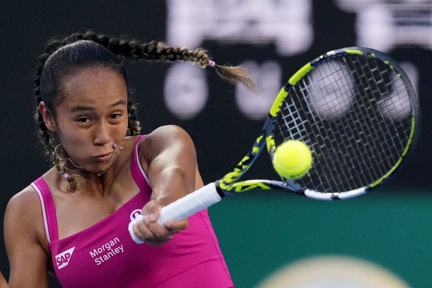 Canada's Fernandez through to Abu Dhabi quarterfinals with convincing win over Sun | iNFOnews.ca