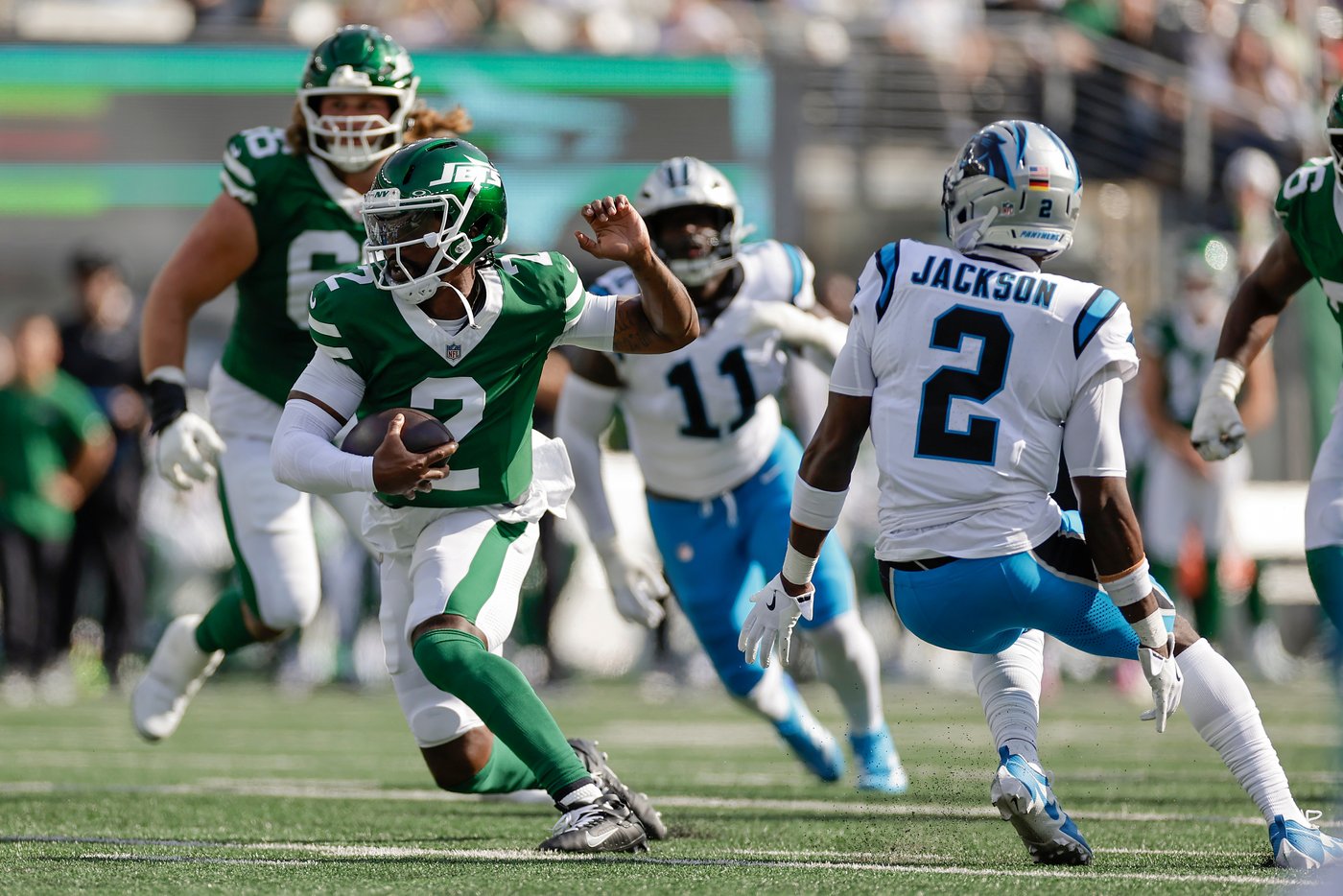 Jets coach Aaron Glenn keeping his starting QB decision under wraps again ahead of Browns game | iNFOnews.ca