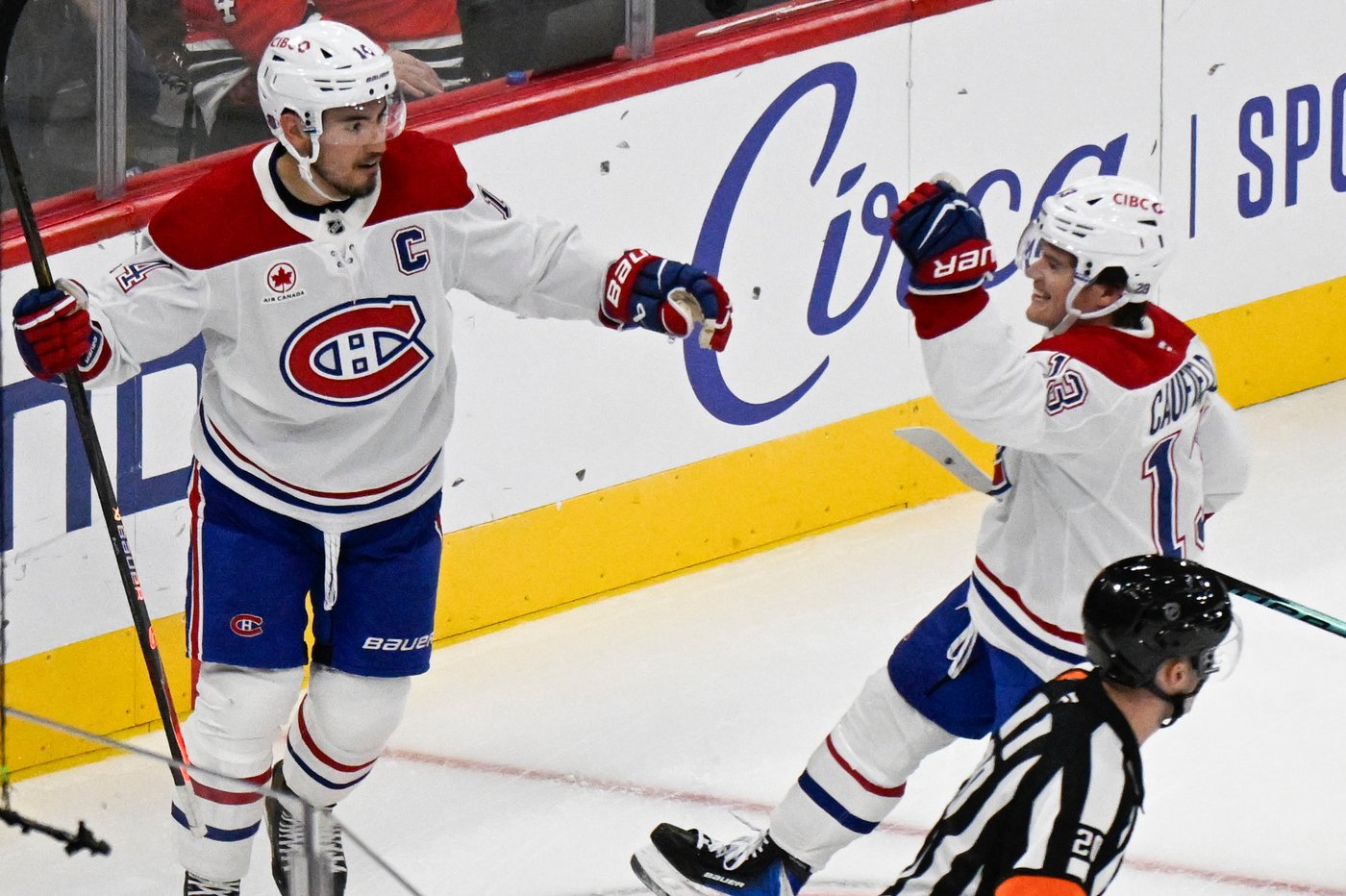 Guhle scores late goal as Canadiens clip Blackhawks 3-2 | iNFOnews.ca