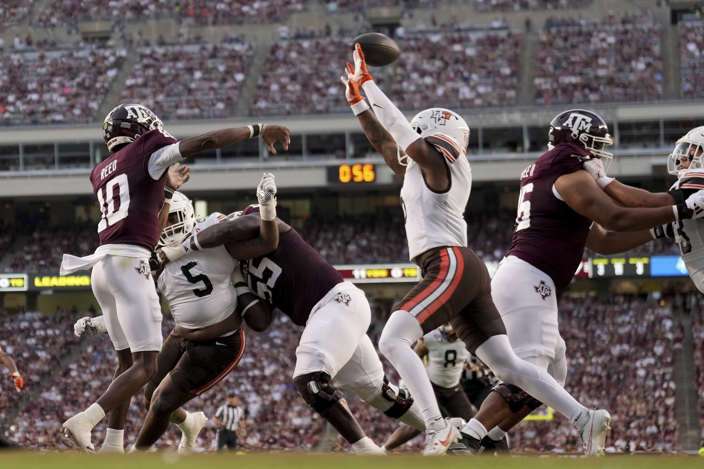 Reed throws two TD passes to help No. 25 Texas A&M outlast Bowling Green 26-20 | iNFOnews.ca