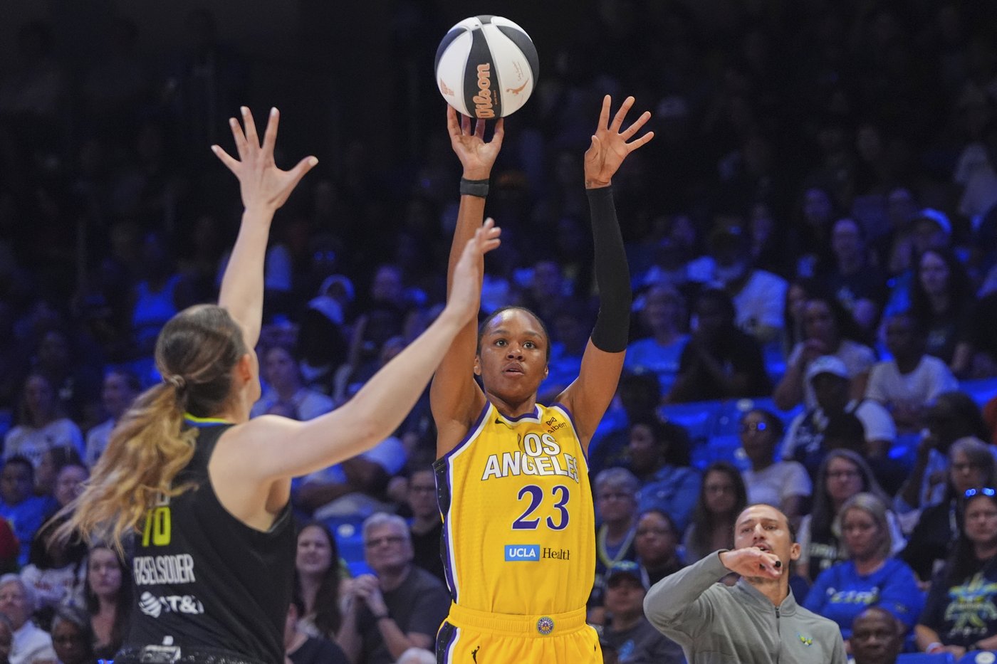 Azura Stevens' 21 points, career-high 5 3-pointers lead Sparks past Wings 93-79 to snap 3-game skid | iNFOnews.ca