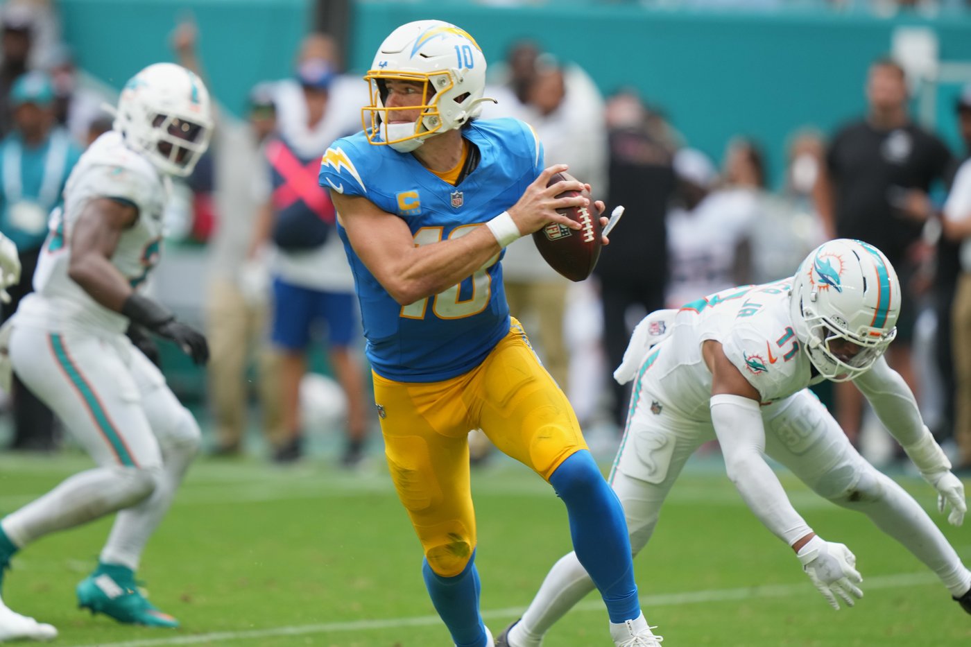 Justin Herbert backs up Jim Harbaugh's lofty praise in rallying depleted Chargers to victory | iNFOnews.ca