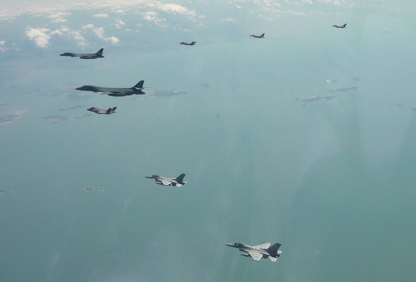North Korea threatens a response to US flying long-range bombers over South Korea | iNFOnews.ca North Korea threatens a response to US flying long-range bombers over South Korea | iNFOnews.ca
