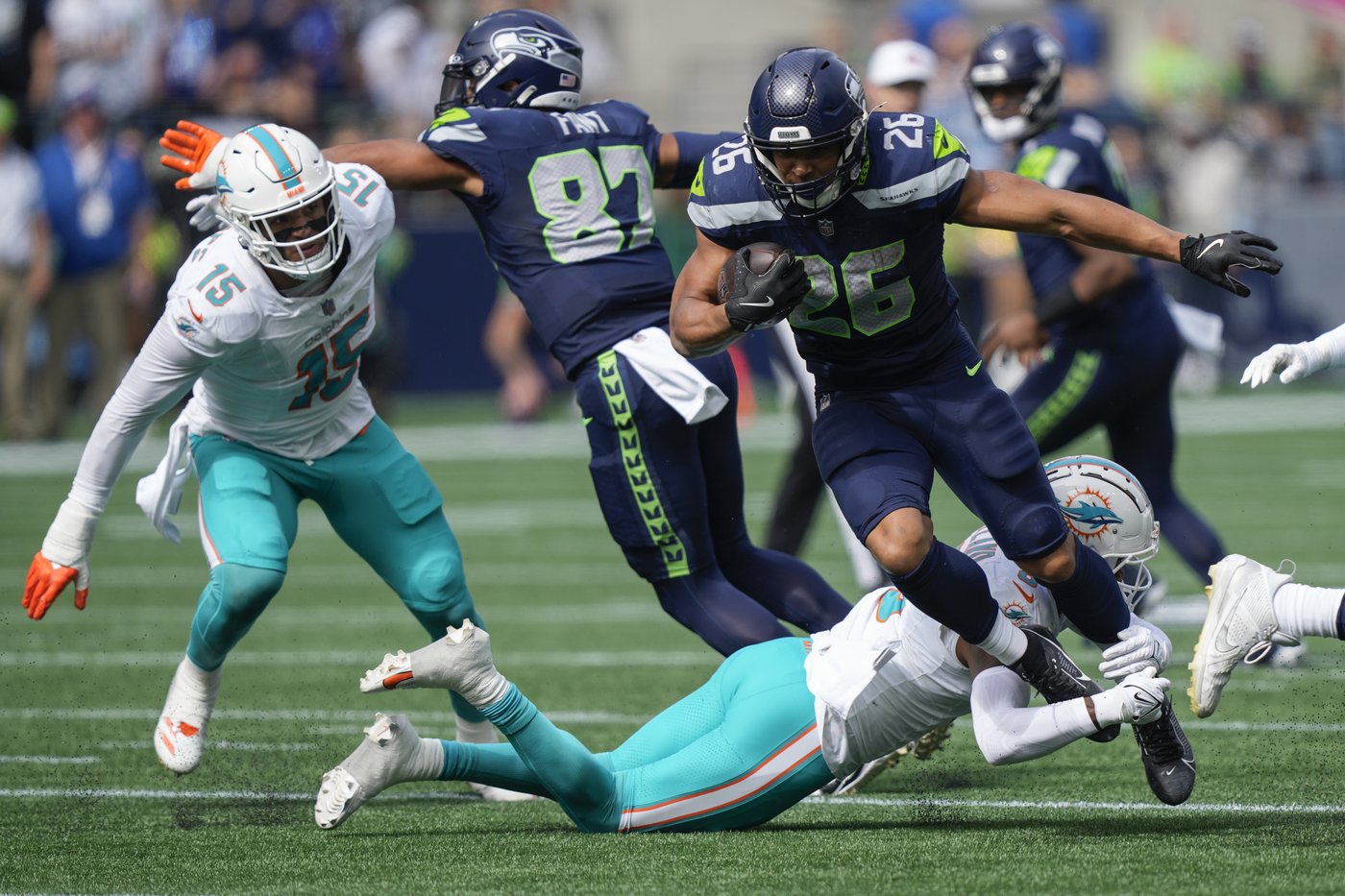 Seahawks roll to 24-3 win over Dolphins as Miami deals with another QB injury | iNFOnews.ca Seahawks roll to 24-3 win over Dolphins as Miami deals with another QB injury | iNFOnews.ca