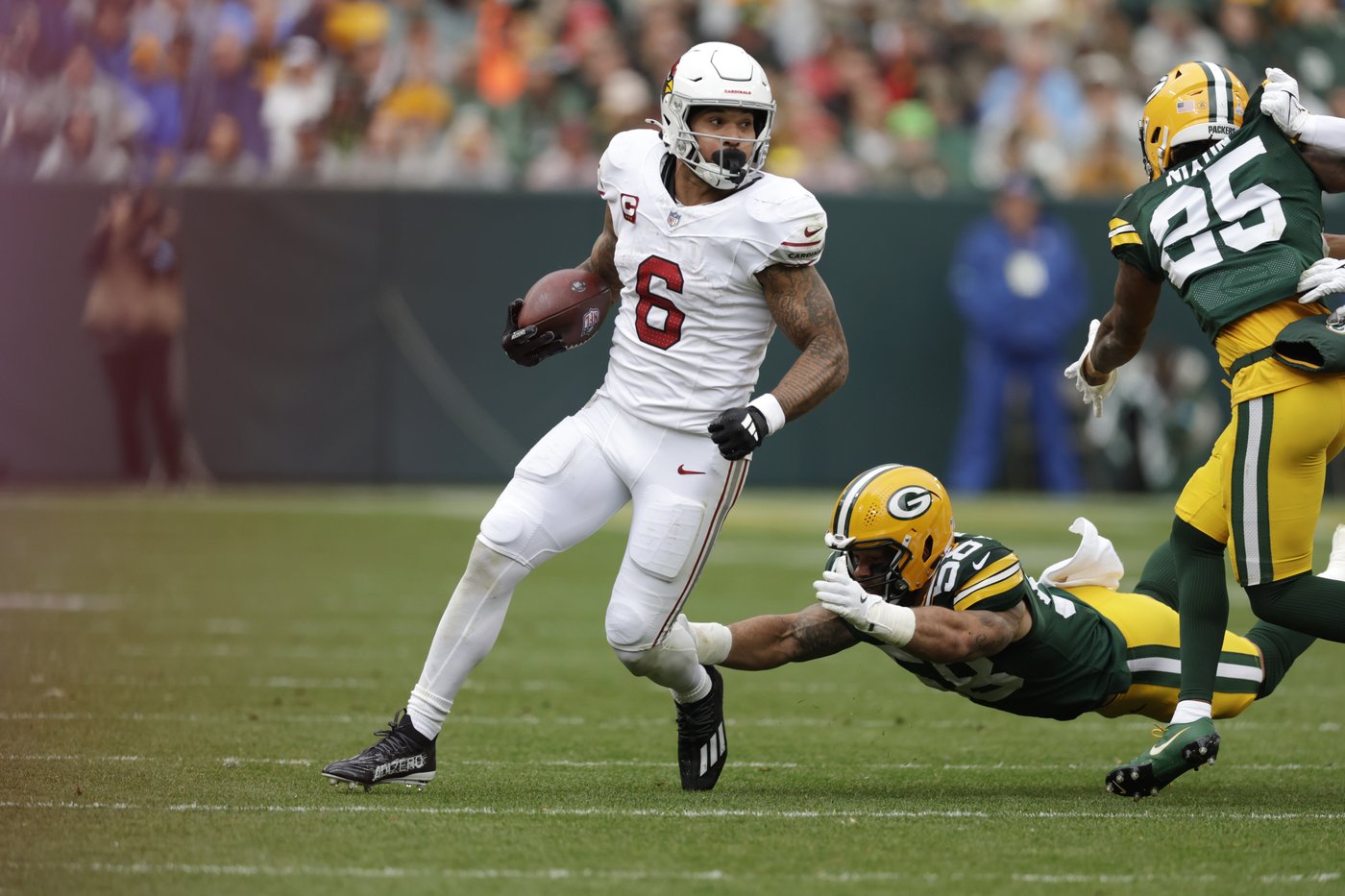 Doubs catches 2 TD passes in his return from a suspension to help Packers rout Cardinals 34-13 | iNFOnews.ca Doubs catches 2 TD passes in his return from a suspension to help Packers rout Cardinals 34-13 | iNFOnews.ca